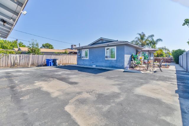 715 Faller Avenue, Sanger, CA 93657