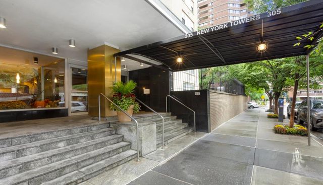 305 E 24th St Apt 15R, New York City, NY 10010