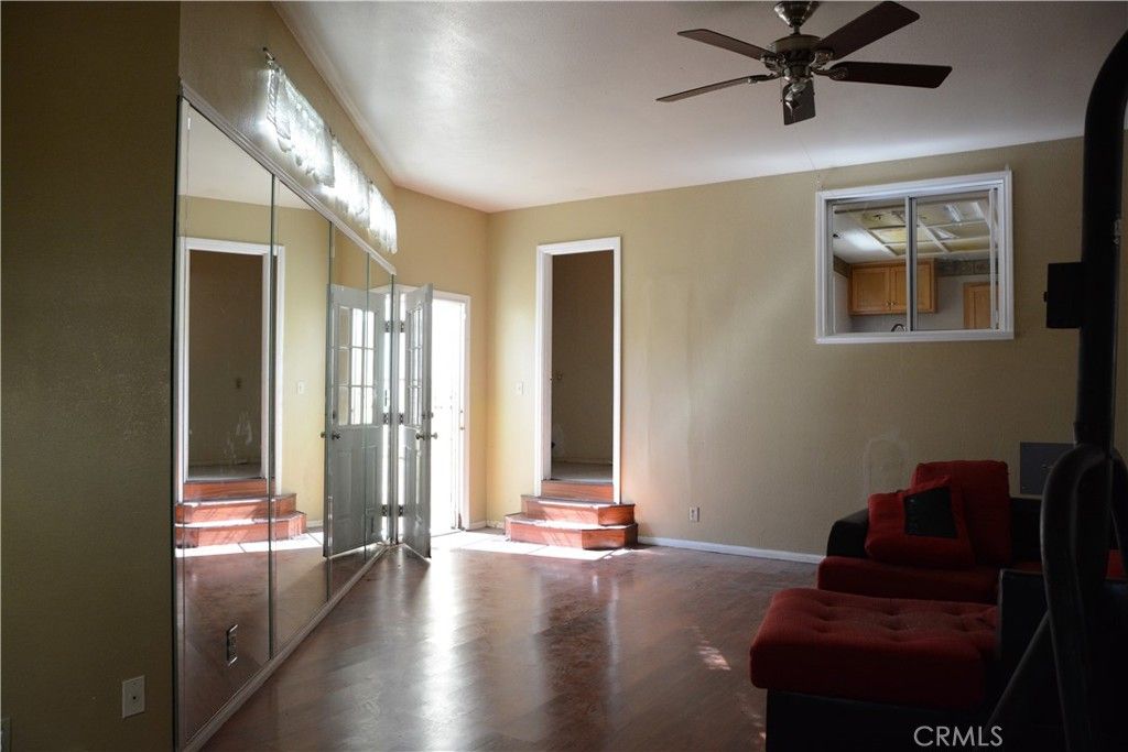 Image 10 of property listing at 2824 Candlewood, Lakewood, CA 90712