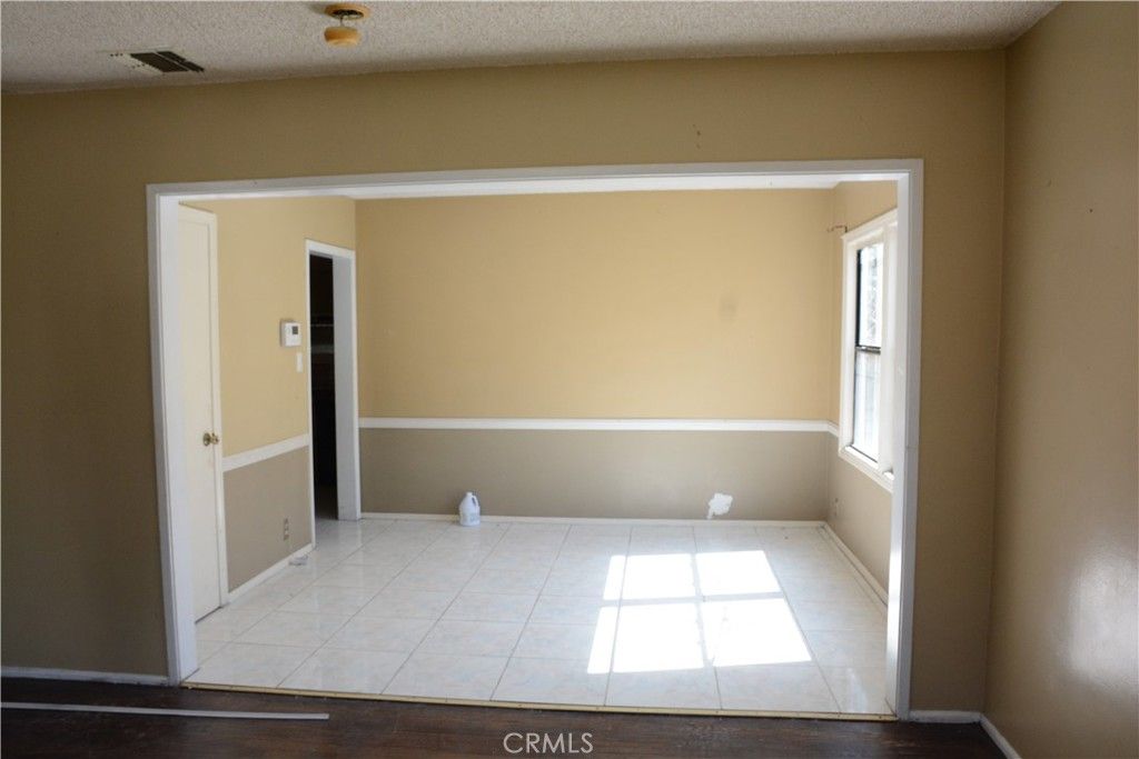 Image 3 of property listing at 2824 Candlewood, Lakewood, CA 90712
