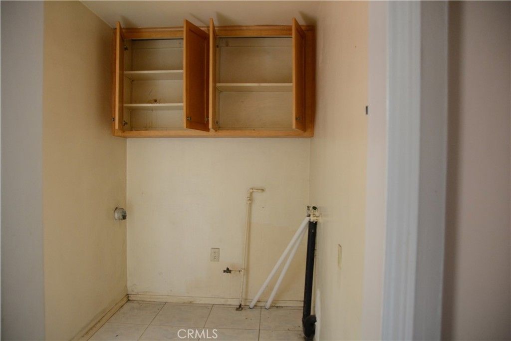 Image 5 of property listing at 2824 Candlewood, Lakewood, CA 90712