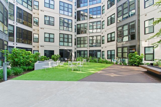 800 Embassy DR 525, Austin, TX 78702