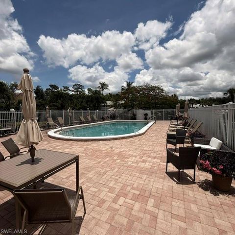 4617 Bayshore DR H4, Naples, FL 34112