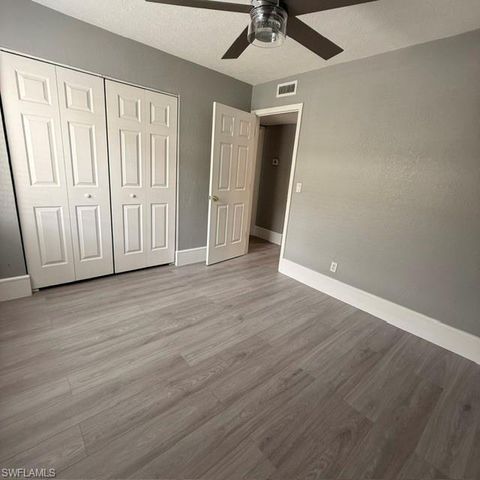 4617 Bayshore DR H4, Naples, FL 34112