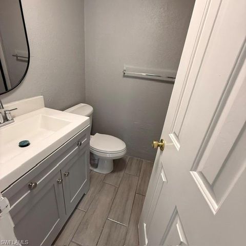 4617 Bayshore DR H4, Naples, FL 34112