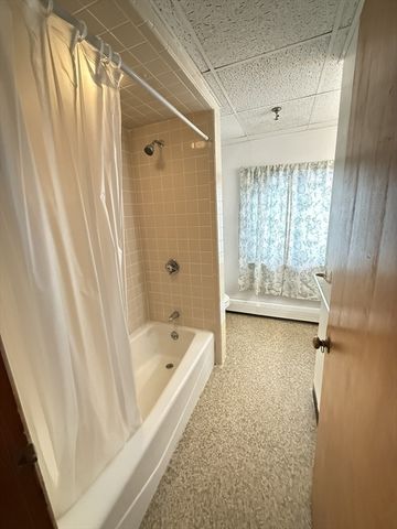 12A Hammond St A, Waltham, MA 02451