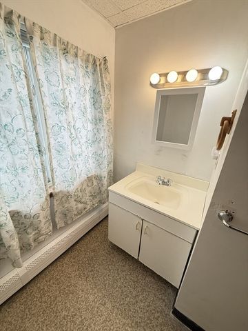 12A Hammond St A, Waltham, MA 02451