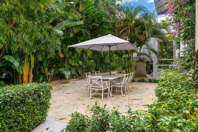 381 S Lake Drive 16, Palm Beach, FL 33480