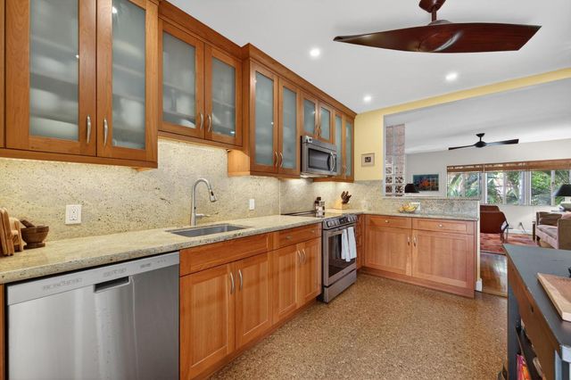 381 S Lake Drive 16, Palm Beach, FL 33480