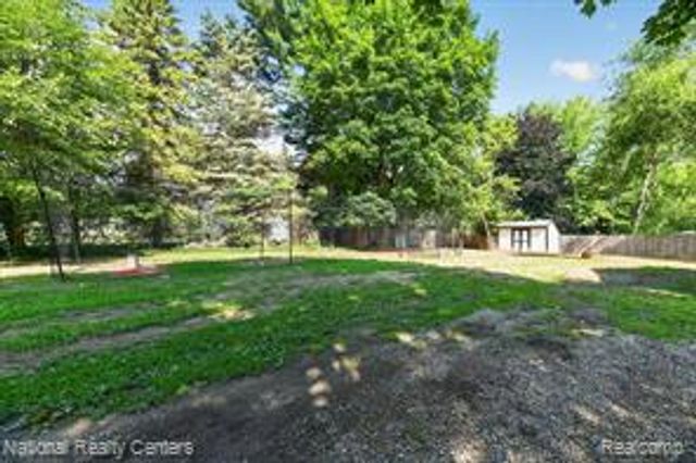 4714 Monterey Avenue, Clarkston, MI 48348