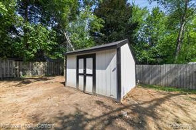 4714 Monterey Avenue, Clarkston, MI 48348