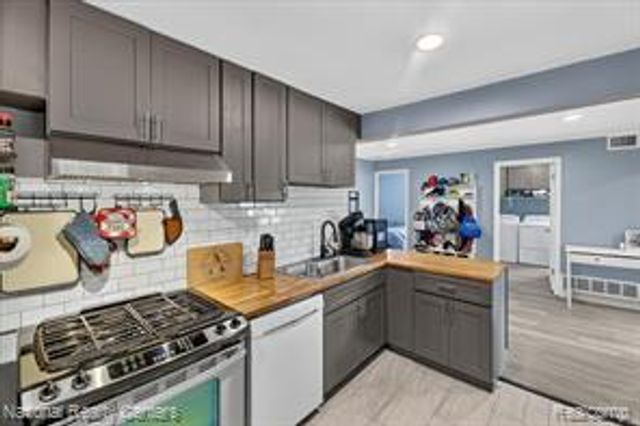 4714 Monterey Avenue, Clarkston, MI 48348