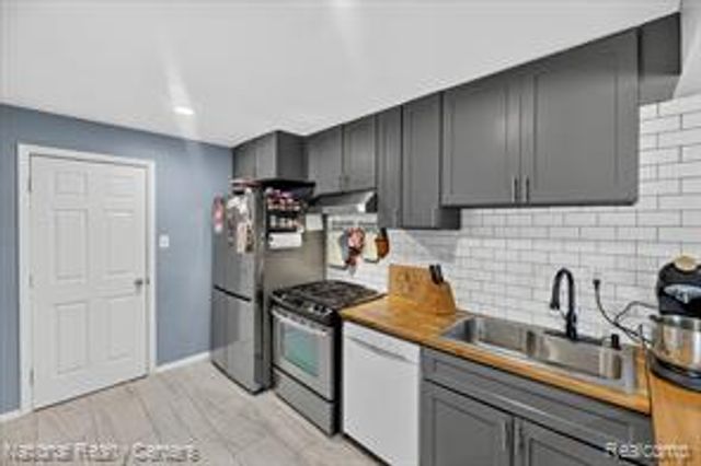 4714 Monterey Avenue, Clarkston, MI 48348