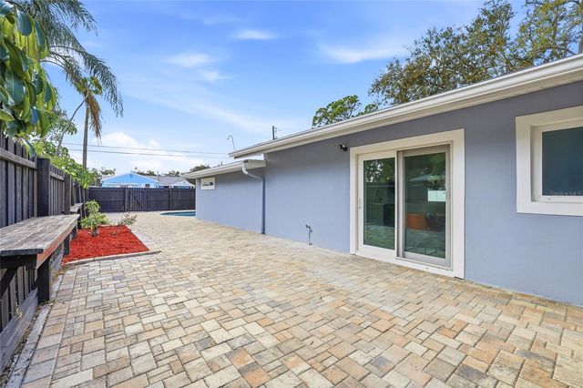 4095 LOCUST STREET NE, St Petersburg, FL 33703