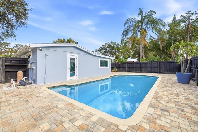 4095 LOCUST STREET NE, St Petersburg, FL 33703