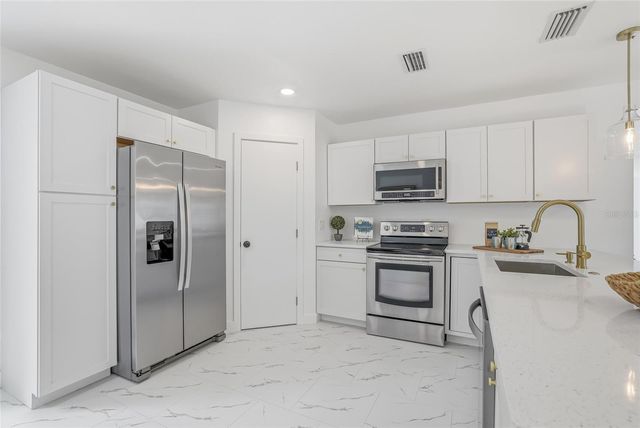 4095 LOCUST STREET NE, St Petersburg, FL 33703