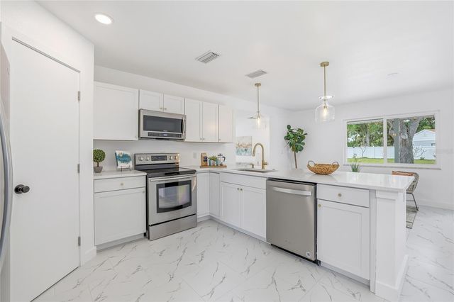 4095 LOCUST STREET NE, St Petersburg, FL 33703