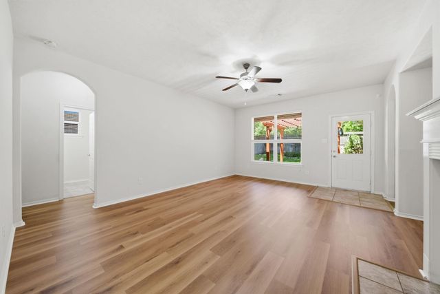 123 N Hawkhurst Circle, Magnolia, TX 77354