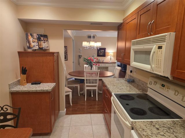 959 SE 2nd Avenue 223, Deerfield Beach, FL 33441