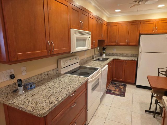 959 SE 2nd Avenue 223, Deerfield Beach, FL 33441