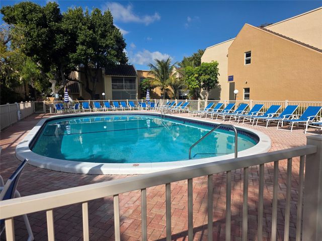 959 SE 2nd Avenue 223, Deerfield Beach, FL 33441