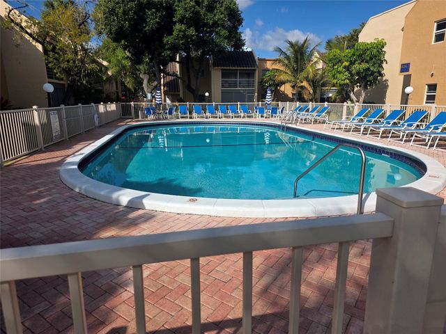 959 SE 2nd Avenue 223, Deerfield Beach, FL 33441