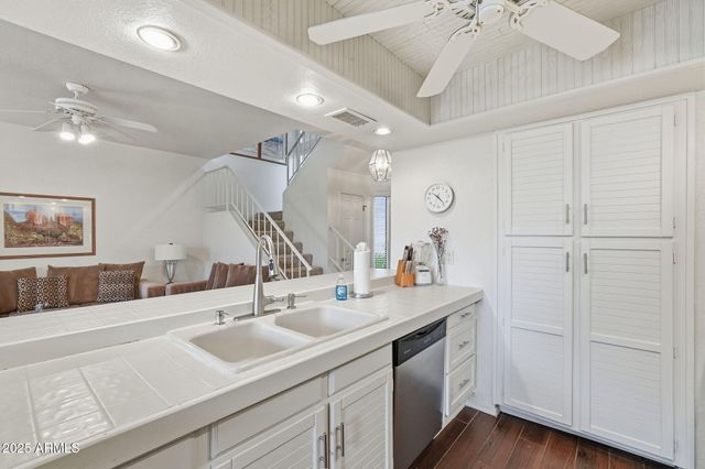 9705 E MOUNTAIN VIEW Road 1131, Scottsdale, AZ 85258