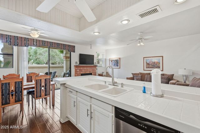 9705 E MOUNTAIN VIEW Road 1131, Scottsdale, AZ 85258