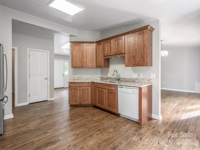 88 Star Point Drive, Hendersonville, NC 28792