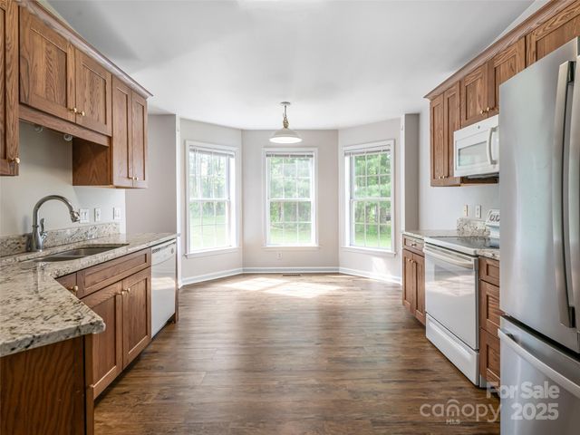 88 Star Point Drive, Hendersonville, NC 28792