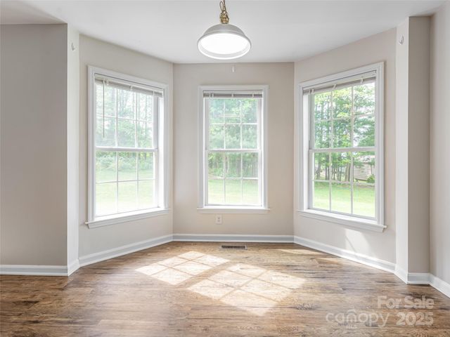 88 Star Point Drive, Hendersonville, NC 28792