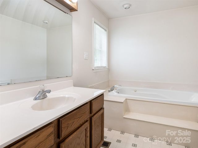 88 Star Point Drive, Hendersonville, NC 28792