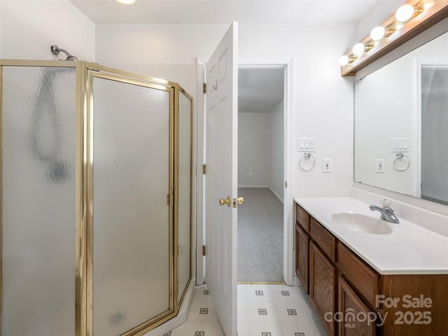 88 Star Point Drive, Hendersonville, NC 28792