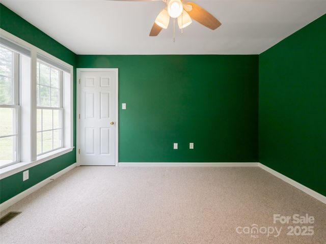 88 Star Point Drive, Hendersonville, NC 28792