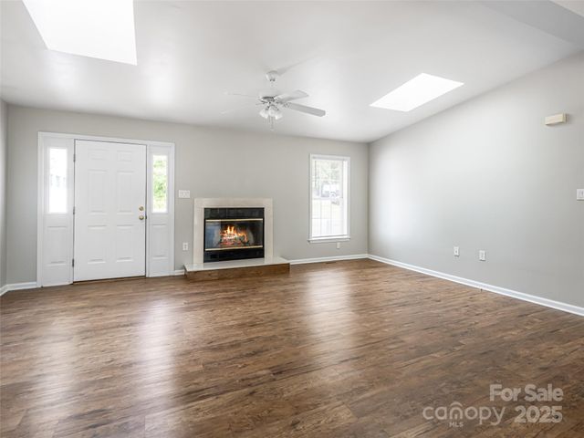 88 Star Point Drive, Hendersonville, NC 28792