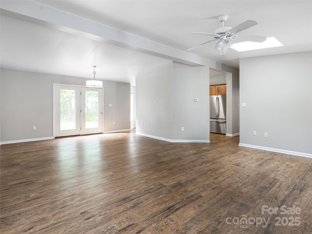 88 Star Point Drive, Hendersonville, NC 28792