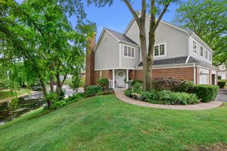 700 Monroe Drive, Lindenhurst, IL 60046
