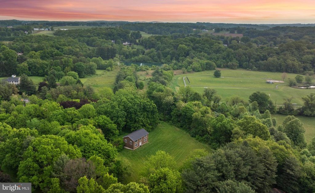 Image 2 of property listing at 3615 JARRETTSVILLE PIKE, Monkton, MD 21111