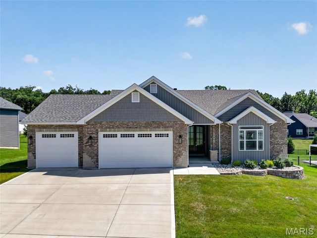 106 Stone Canyon Boulevard, Foristell, MO 63348