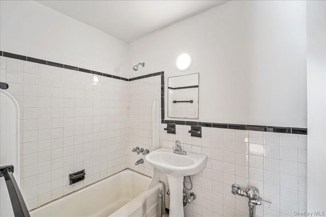 3425 150th Pl 4D, Flushing, NY 11354