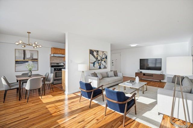 3425 150th Pl 4D, Flushing, NY 11354