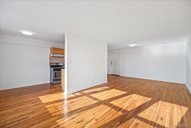 3425 150th Pl 4D, Flushing, NY 11354