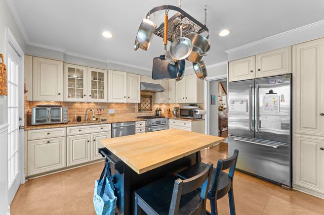 5121 BALTAN RD, Bethesda, MD 20816