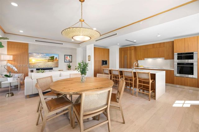 1228 Anastasia Avenue 304, Coral Gables, FL 33134