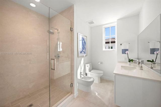 1228 Anastasia Avenue 304, Coral Gables, FL 33134