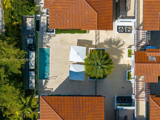 1228 Anastasia Avenue 304, Coral Gables, FL 33134