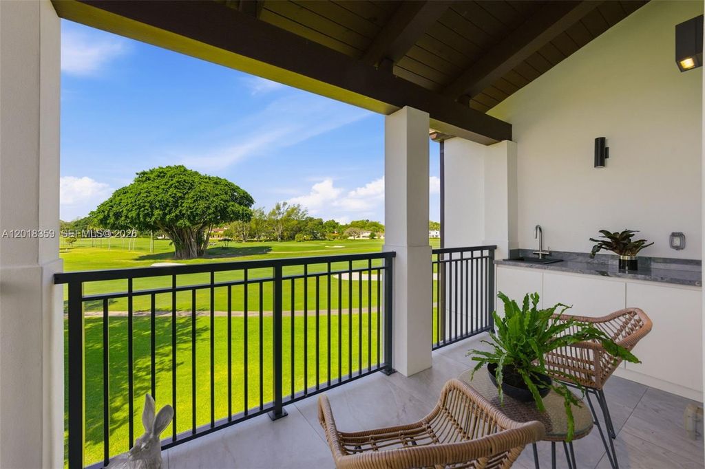 1228 Anastasia Avenue 304, Coral Gables, FL 33134