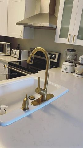 6104 NW 114th Pl 213, Doral, FL 33178