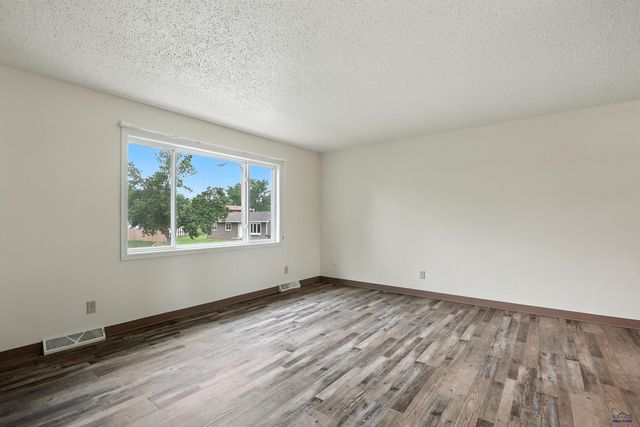 3904 HAMPTON CT, Rapid City, SD 57701