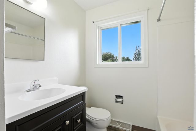 3904 HAMPTON CT, Rapid City, SD 57701